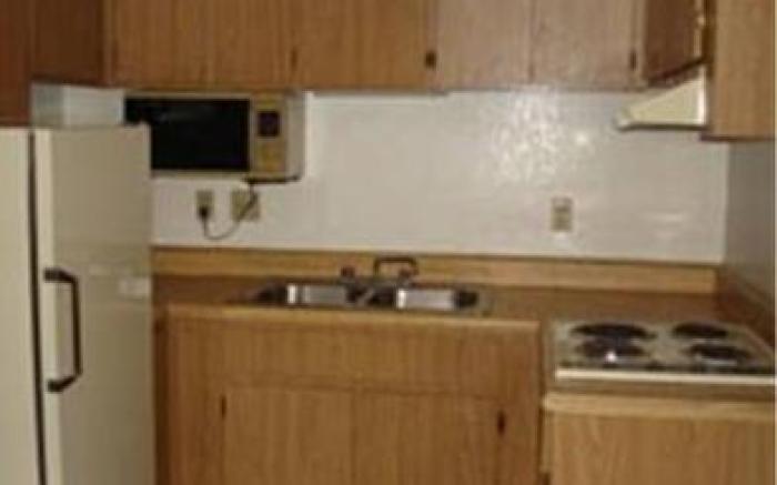 Colonade Motel Suites