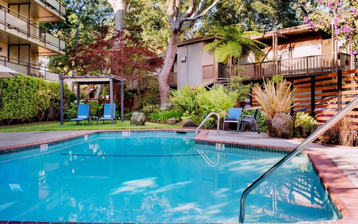 Creekside Inn