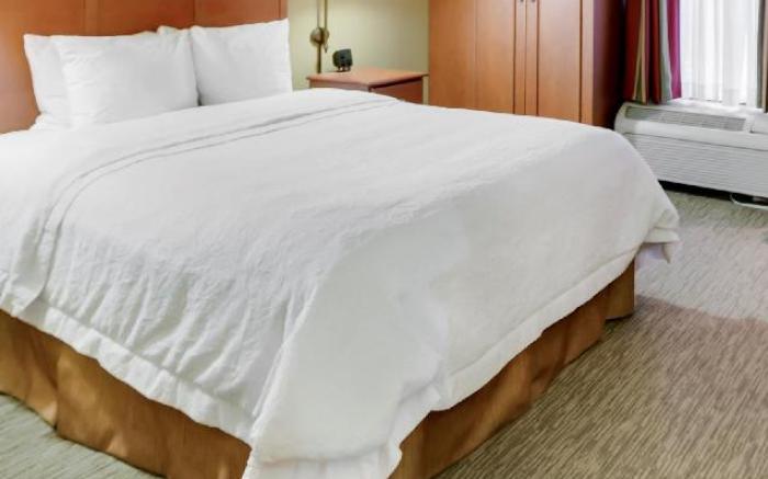 Pittsburgh Airport Inn and Suites