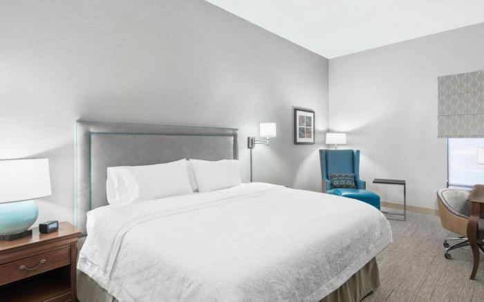 Hampton Inn Hartford-Airport