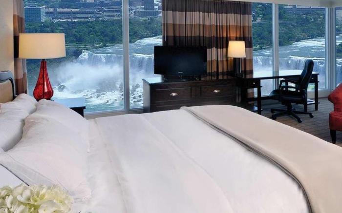 Hilton Niagara Falls Fallsview Hotel and Suites