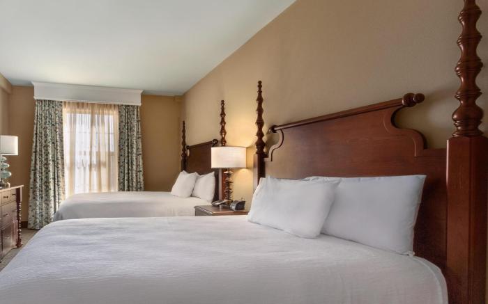 Embassy Suites by Hilton Savannah