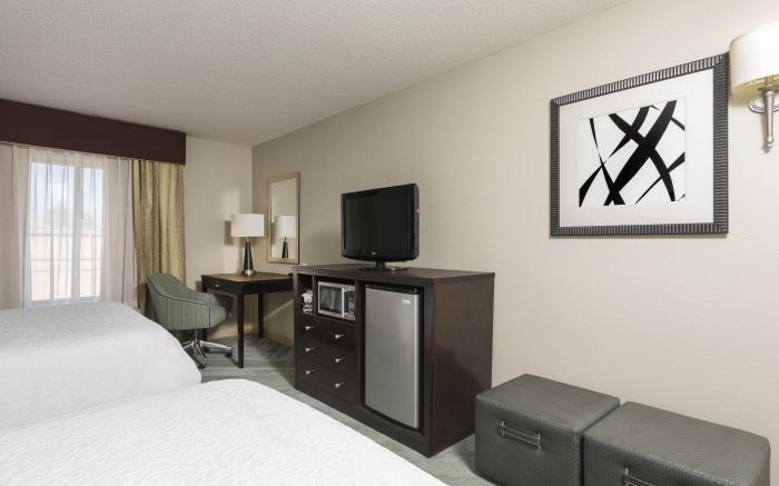 Hampton Inn Detroit Roseville