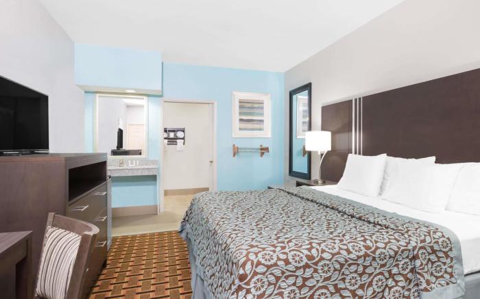 Days Inn & Suites by Wyndham Madisonville