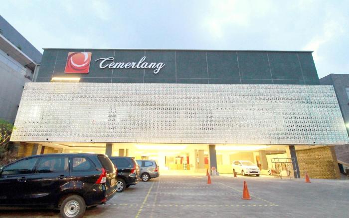 Hotel Cemerlang