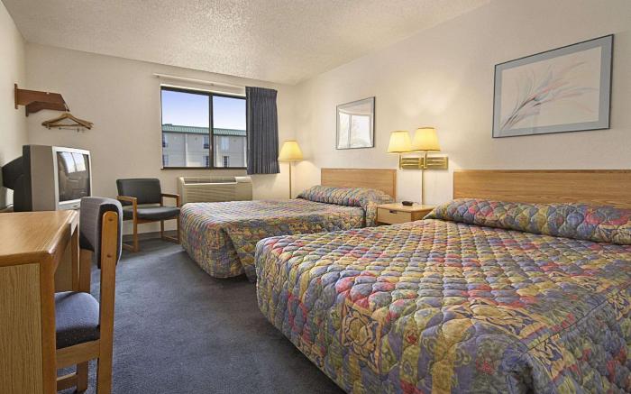 Super 8 By Wyndham Springfield North I-44