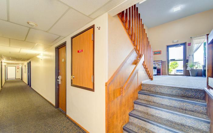 Capital O Amerihost Inn and Suites Kingdom City Hwy 54 MO