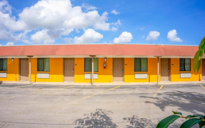 Budget Inn By OYO Edinburg Hwy 281