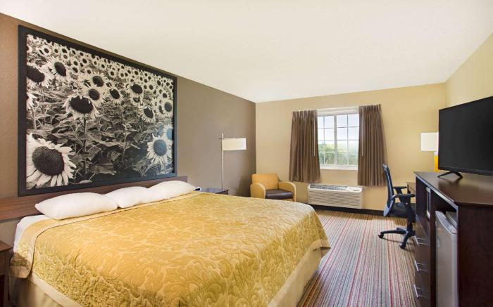 Super 8 By Wyndham New Hampton