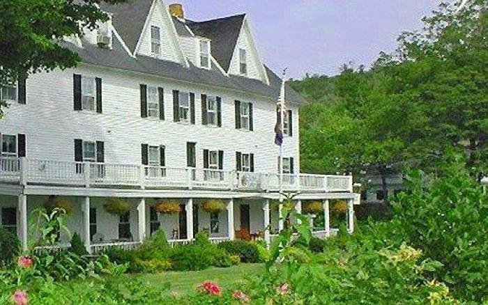 Echo Lake Inn