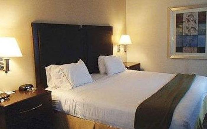Country Inn & Suites by Radisson, Dunn, NC