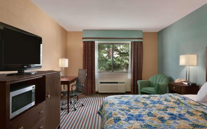 Baymont by Wyndham Latham Albany Airport