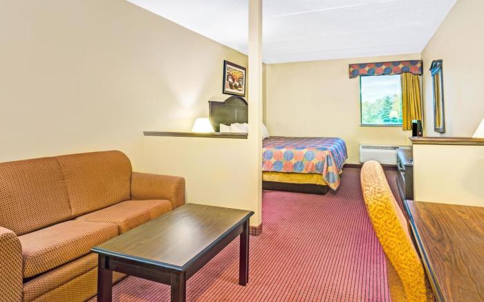Days Inn & Suites by Wyndham Jeffersonville IN