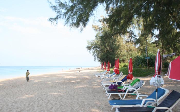 Lanta Palm Beach Resort
