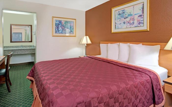 Travelodge by Wyndham Sacramento / Rancho Cordova