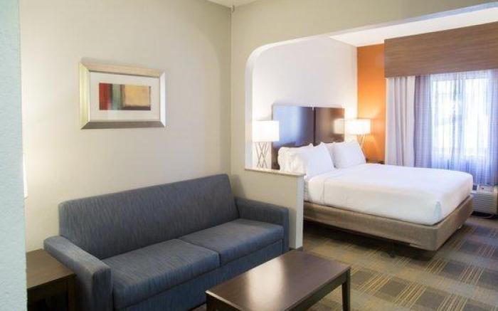 HOLIDAY INN EXPRESS HOTEL AND SUITES OXFORD By IHG