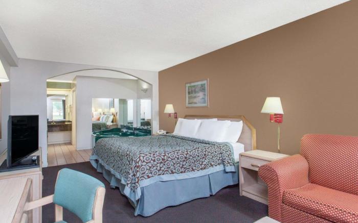 Quality Inn & Suites Decatur – Priceville I-65