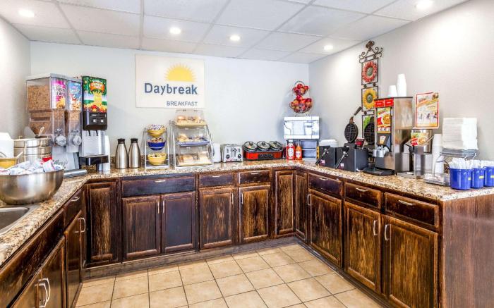 Days Inn by Wyndham Syracuse