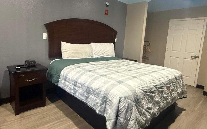 Hotel O Regency Suites Houston - IAH Beltway 8