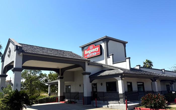 Hotel O Regency Suites Houston - IAH Beltway 8