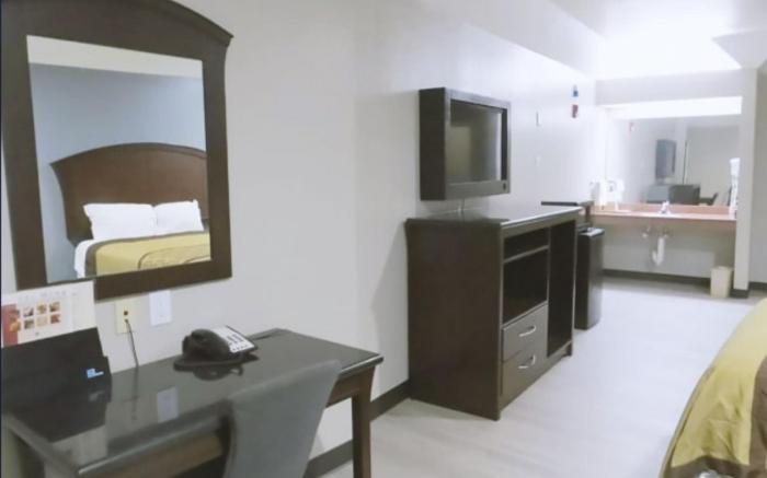 Hotel O Regency Suites Houston - IAH Beltway 8