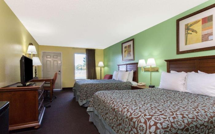 Days Inn by Wyndham Lamont/Monticello