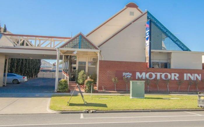 MAS Country  Riverboat Lodge Motor Inn