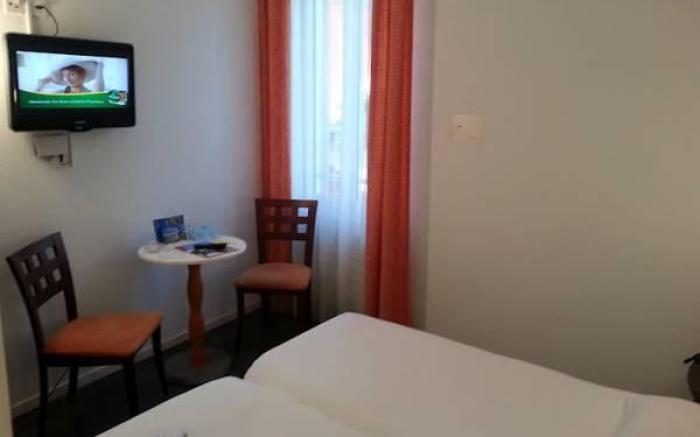 Vista Lakefront Boutique Hotel