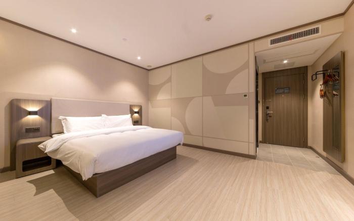 Hanting Hotel Wuhan Huashan Software New Town