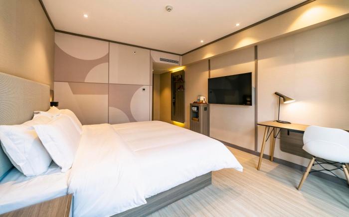 Hanting Hotel Qingdao May Fourth Square Olympic Sailing Center