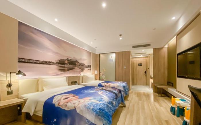 Atour Hotel Suzhou Wujiang Wuyue Plaza