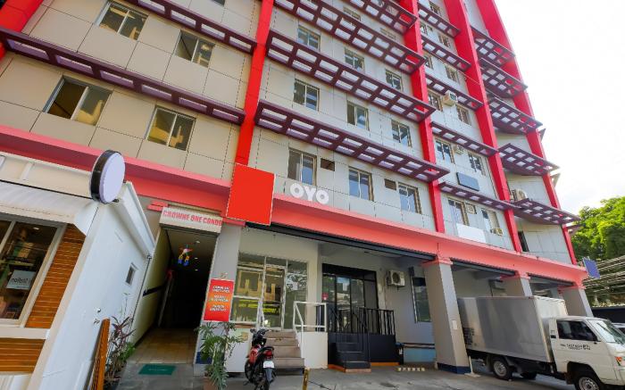 OYO 809 Crowne One Condo