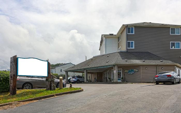 Siletz Bay Beachfront Hotel by OYO Lincoln City