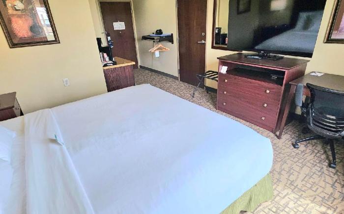 Cobblestone Inn & Suites - Clintonville
