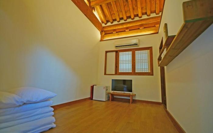 Jeonju Hanok Gotek Agbae