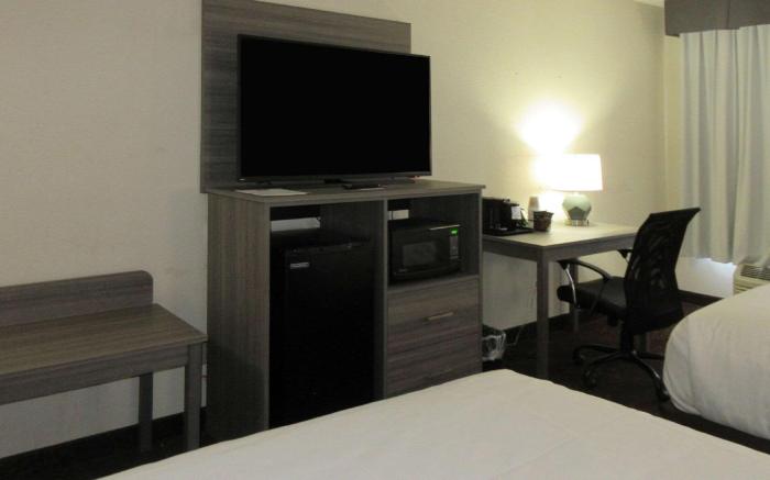 Clarion Pointe Evansville North