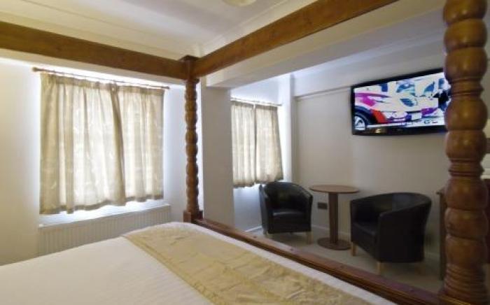 Royal Hotel