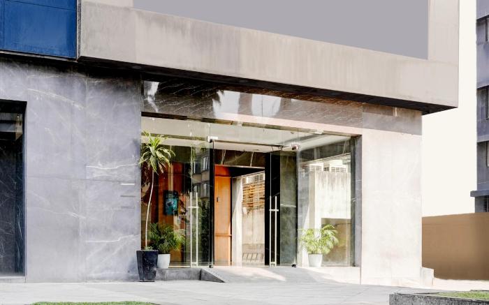 Super Townhouse PBG Mall Vashi