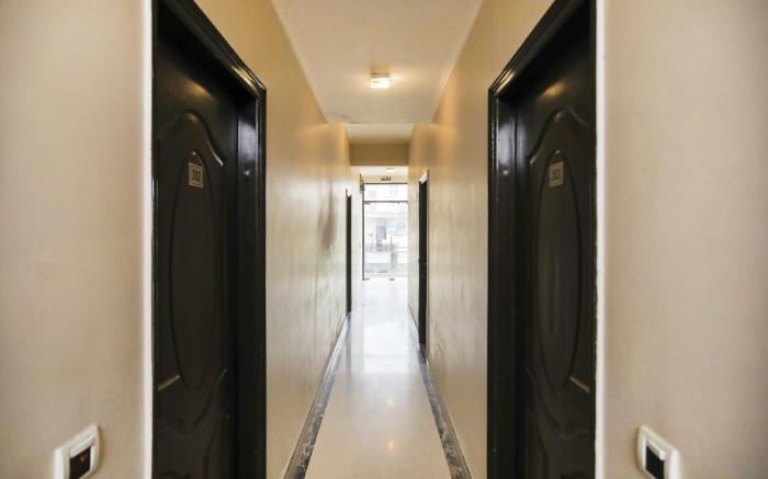 OYO Collection O 81772 Lloyd Residency