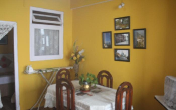 BEVERLY HILLS HOME STAY 