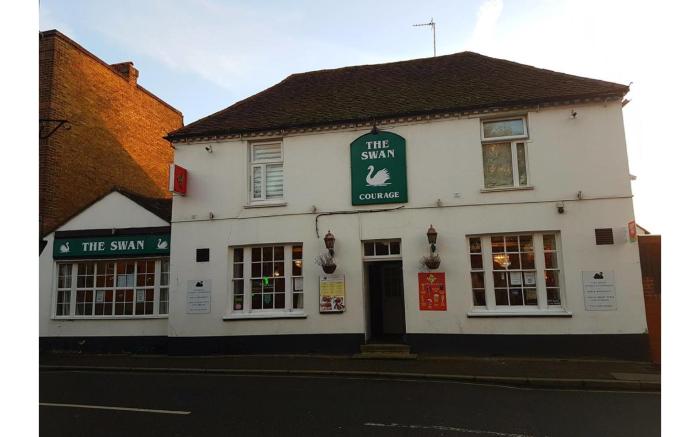 Swan Inn, Heathrow Airport