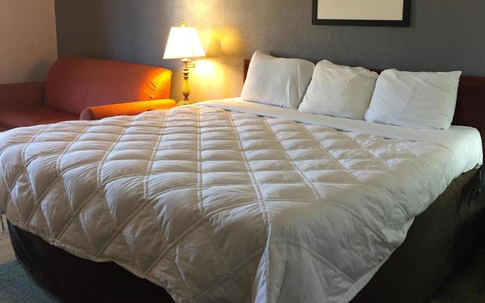 Country Garden and Suites