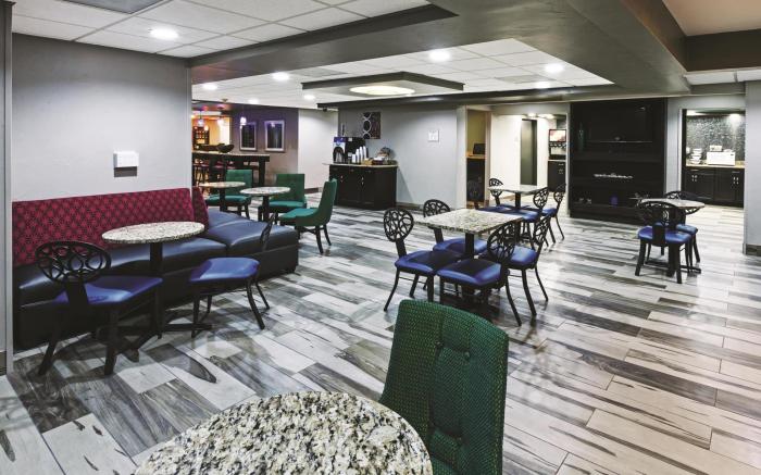 La Quinta Inn & Suites by Wyndham Denison - N. Lake Texoma