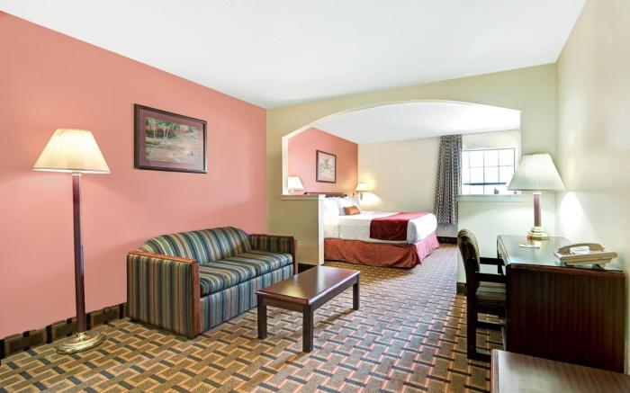 Days Inn by Wyndham Dallas Plano