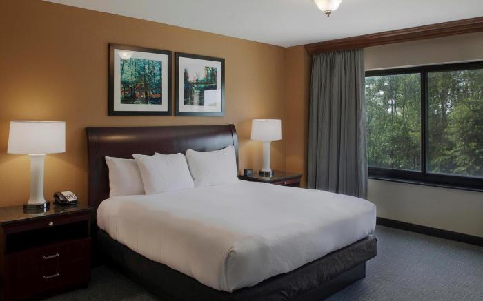DoubleTree Suites by Hilton Bentonville