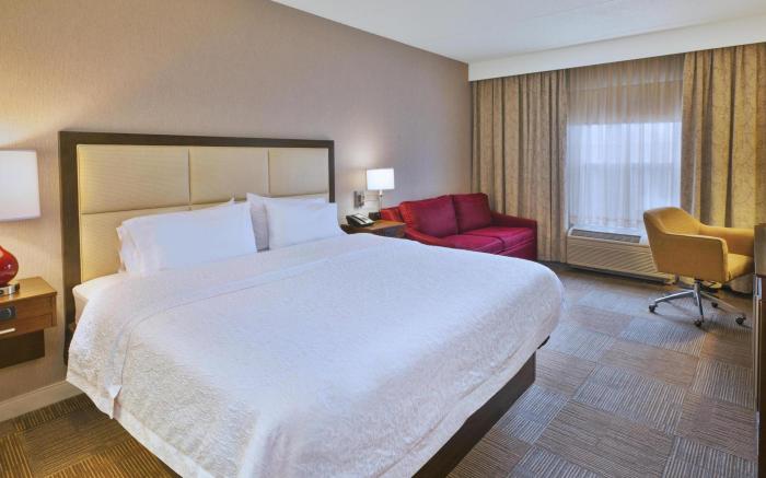 Hampton Inn & Suites Providence/Warwick-Airport