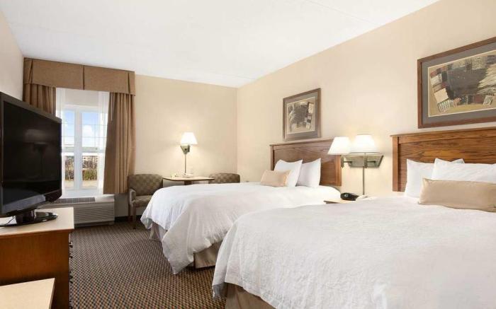 Hampton Inn & Suites Providence/Warwick-Airport