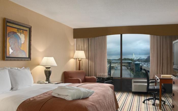 Hilton Knoxville Airport