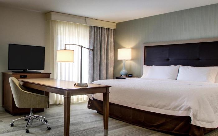 Hampton Inn and Suites Milwaukee West