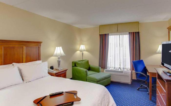 Hampton Inn & Suites Fredericksburg South